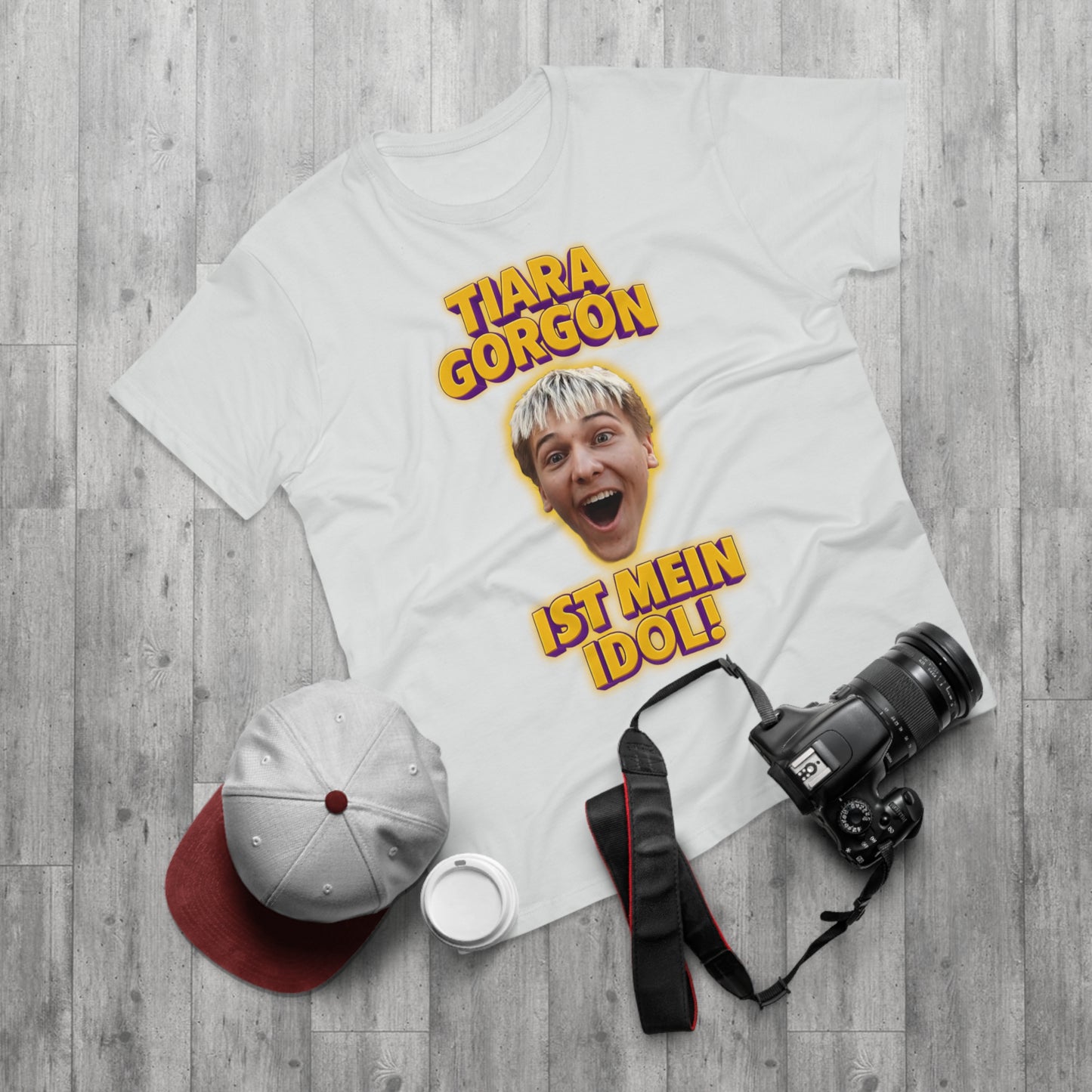 Funny Graphic T-Shirt: 'Tiara Gorgon Ist Mein Idol!'